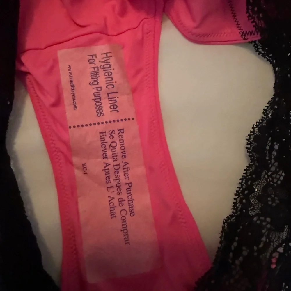 Victoria's Secret Pink and Black Push-Up Bra New no tags - Picture 4 of 4
